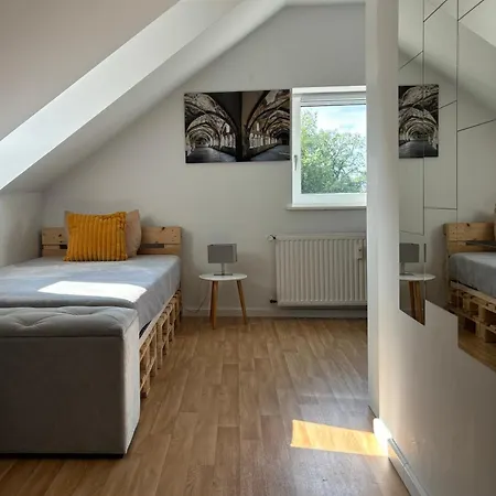 Apartment Zimmer Im Gruenen An Der Alster *