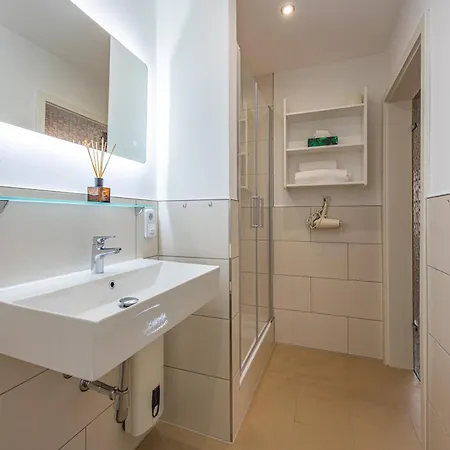 Studio-apartment - Zentral, Modern, Exklusiv - Fuer 2-4 Gaeste * Hamburg