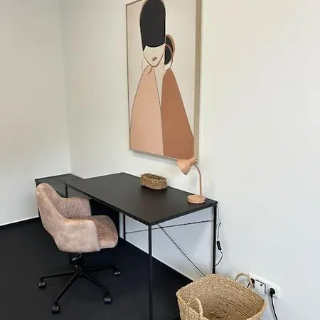 Elbapartment 29 Qm Mit Eigenem Badezimmer *