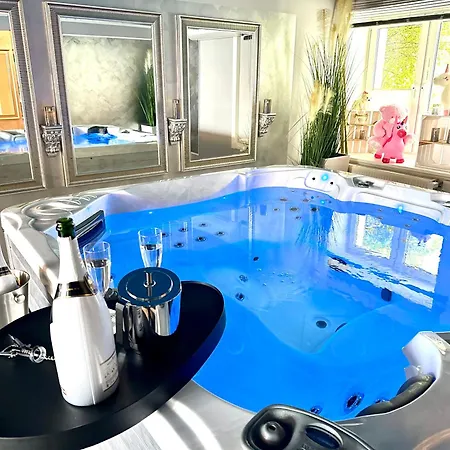 Pretty Apartment *