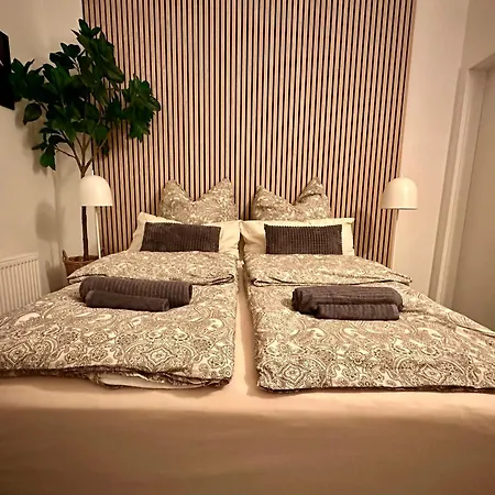 Schoenes Und Gemuetliches Apartment-haus Im Ruhigen Hinterhof *