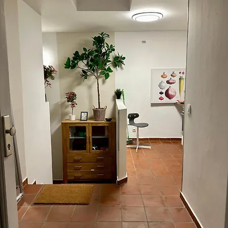 Schoenes Und Gemuetliches Apartment-haus Im Ruhigen Hinterhof Apartment
