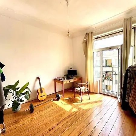100 Qm Altbau-wohnung Mitten Im Zentrum * Hamburg