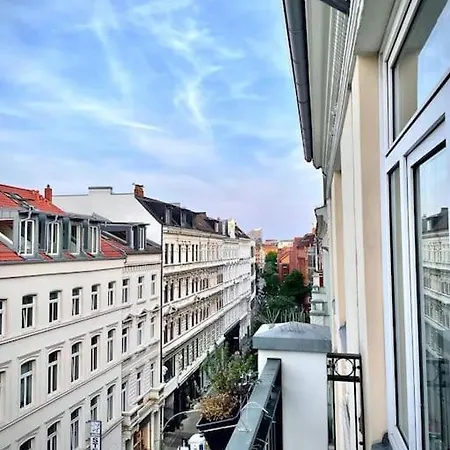 Apartment 100 Qm Altbau-wohnung Mitten Im Zentrum Hamburg