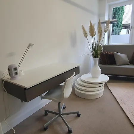 Sam - Your Cozy Stay Near Hamburg-Airport Hotel *