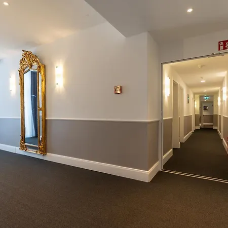 Hotel Commodore
