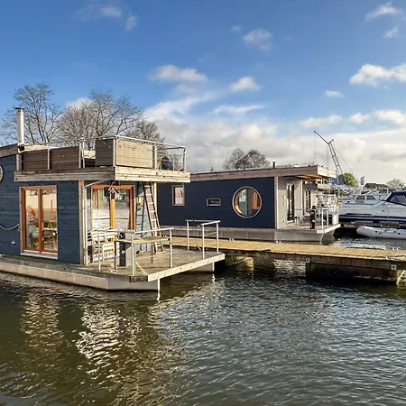 Hausboot Irene Mit Kamin - Winter An Der Dove Elbe