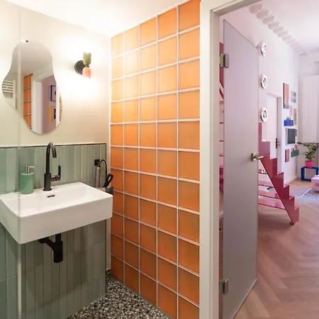 Retropop Design , Designerzimmer Fuer Je 2 Personen, Lage, Wifi Apart Otel Hamburg