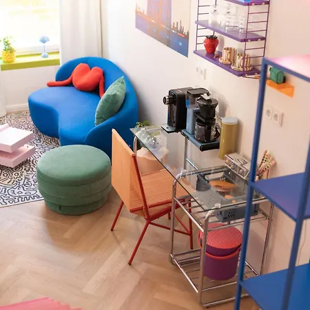 Retropop Design , Designerzimmer Fuer Je 2 Personen, Lage, Wifi Hamburg