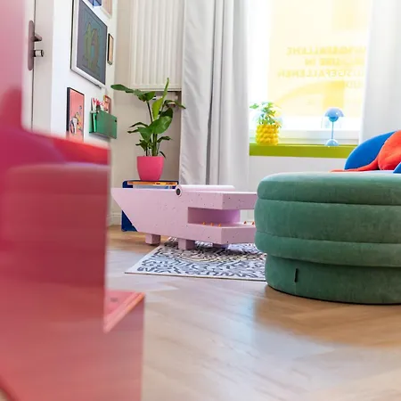 Retropop Design , Designerzimmer Fuer Je 2 Personen, Lage, Wifi Apart Otel *