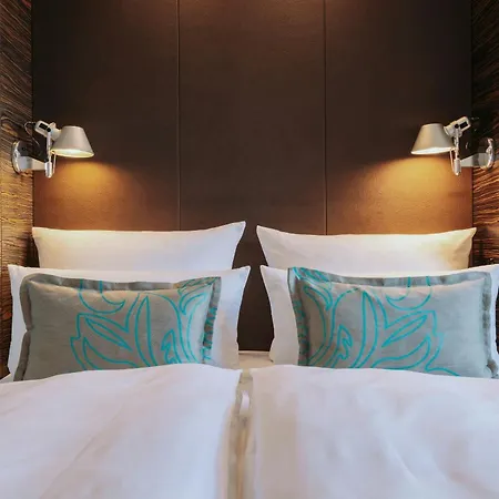 Hotel One Hamburg-alster 3*