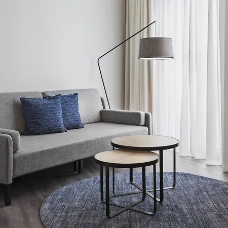 מלון Courtyard By Marriott