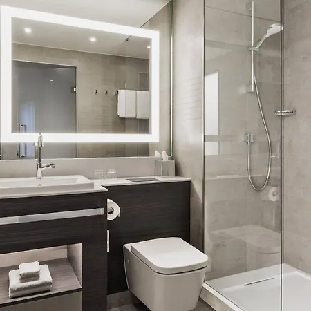 Courtyard By Marriott Hotel