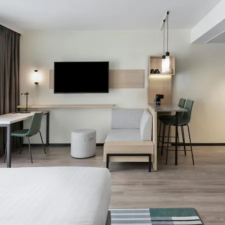 Hotel By Marriott Altona 4*