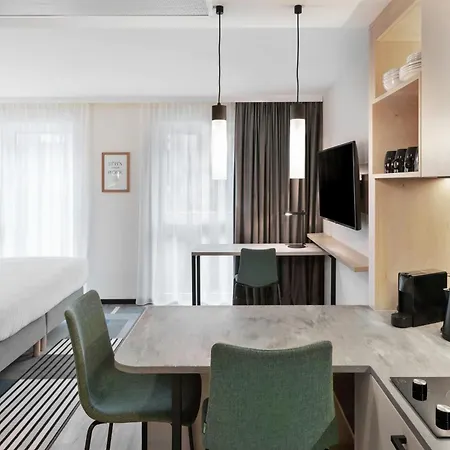 Hotel By Marriott Altona 4*