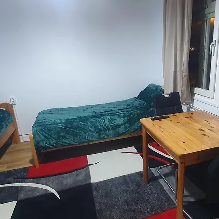 Larisa's Nr 12 Mit Parkplatz Hamburg