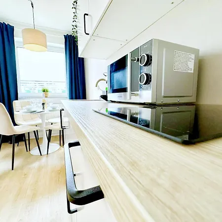 Stylisches 2-zimmer Ambient In Alsternaehe Mit Kingsize-bett & Schlafsofa