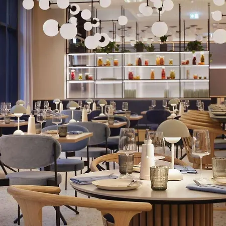 Novotel Station Hotel