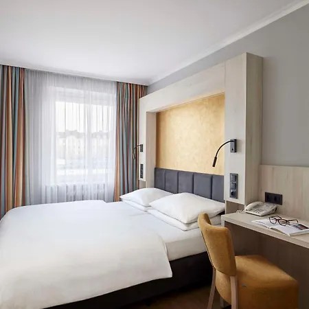 Western Raphael Altona 3*