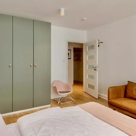 Stacey Alster Apartahotel
