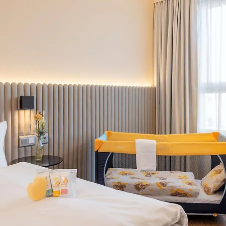 Hotel Nh Altona 4*