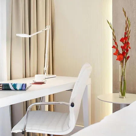 Aparthotel Nh Collection City 4*