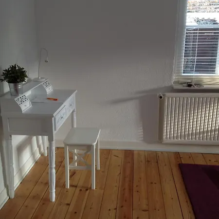 Base Apartment *