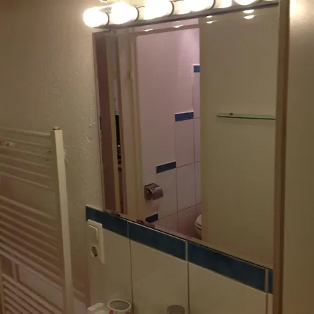 Base Apartment *