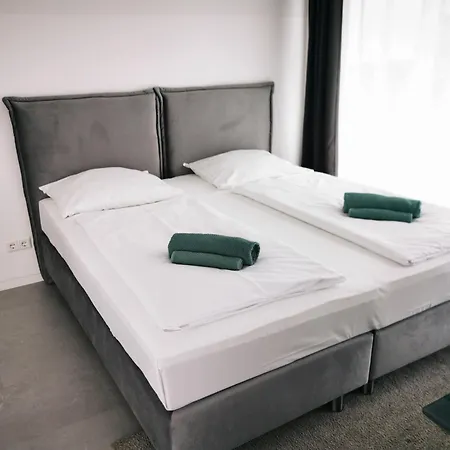 Hh 04 By Rockchair - Superhost Status - Modernes Mit Sonnigem Balkon & Premium Boxspringbetten In Winterhude - Geheimtipp