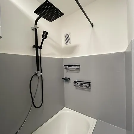 Apartment Bright & Modern In *