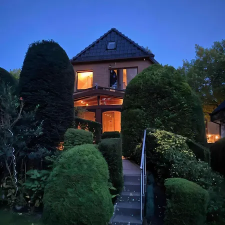 Gartenblick-oase: Obergeschosswohnung In Hamburg