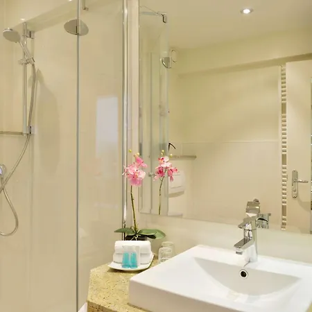 Hotel Western Premier Alsterkrug 4*