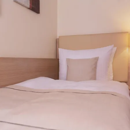 Hotel Garner - Wandsbek Marktplatz 3*