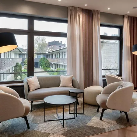 Western International Hotel 3*