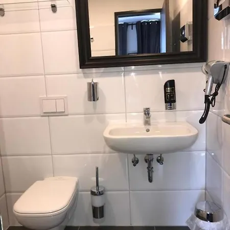 Hamburg Room 2*