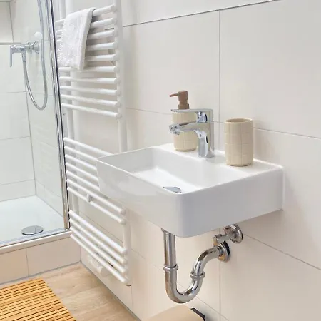 Apartment 2-zimmer-wohnung In Am Flughafen