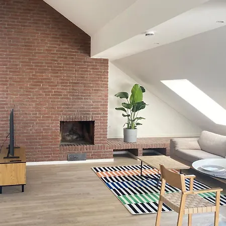 Apartment 2-zimmer-wohnung In Am Flughafen