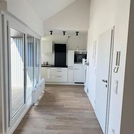 2-zimmer-wohnung In Am Flughafen * Hamburg