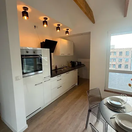 Apartment 3-zimmer-wohnung In Am Flughafen