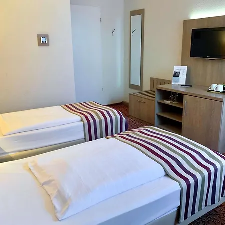 Mercure Am Volkspark Hotel 4*