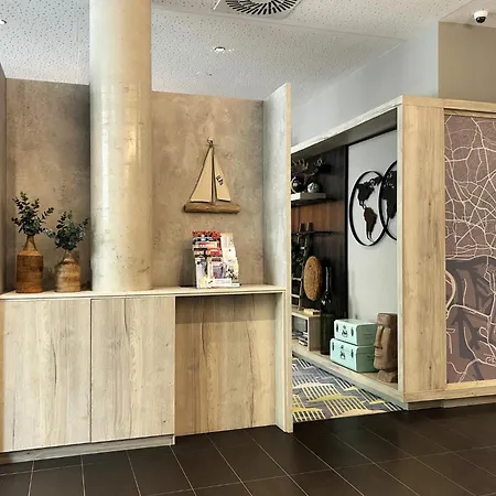 - The Niu, Yen By Ihg Hamburg