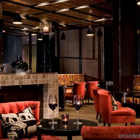 汉堡米歇尔阿迪娜公寓式酒店 4*