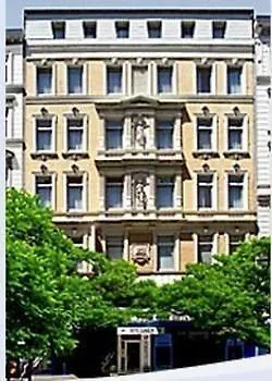 Lumen Am Hauptbahnhof Hotel 3*