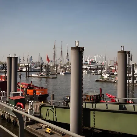 Horus Hausboot Apartment Hamburg