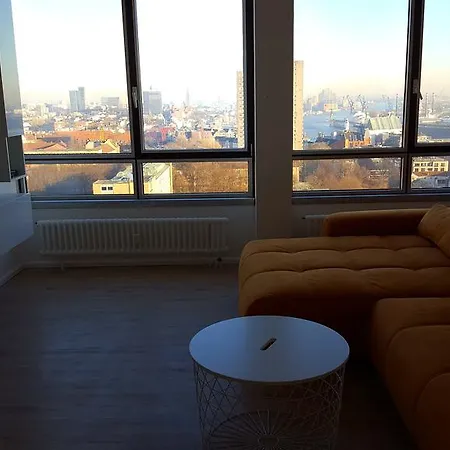 Skyline Riverside Apartment Hamburg