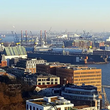 Skyline Riverside Apartment Hamburg