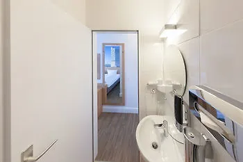 Otel West
