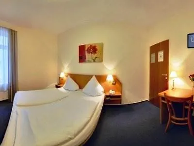 Lumen Am Hauptbahnhof 3*