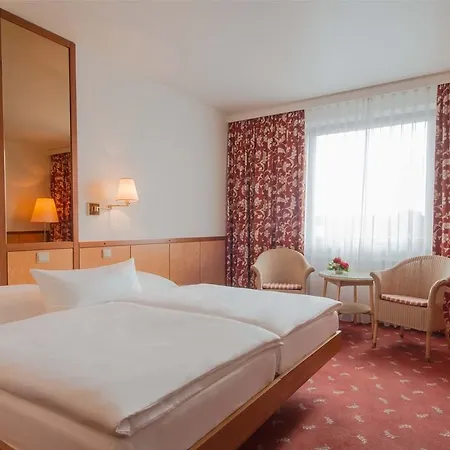 Western International Hotel