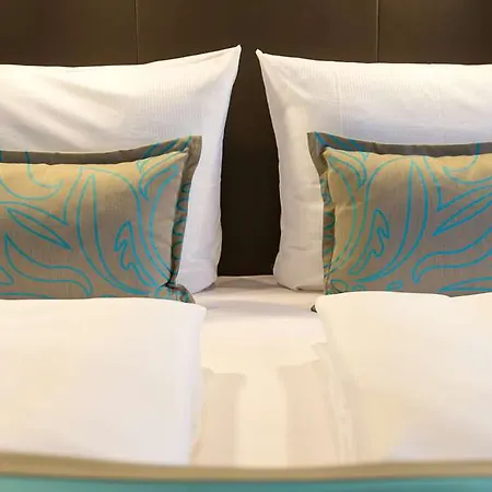 One Am Michel Hotel 3*